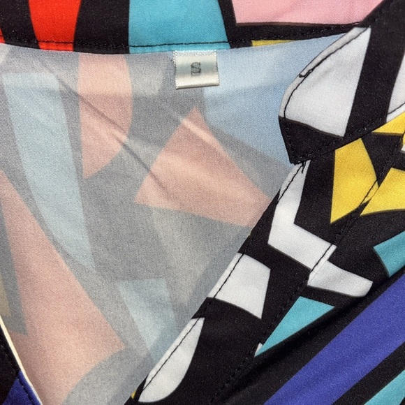Never been worn. Colorful, abstract, 3/4 sleeve blouse. - Picture 2 of 3